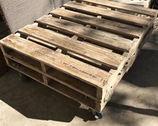 Pallet coffee table 