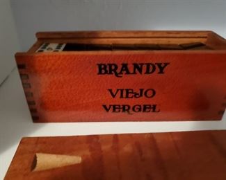 Umm Hmm, this is an original Brandy Viejo Vergel Box.  And I have no idea what that means.  But I think it's worth MILLIONS!