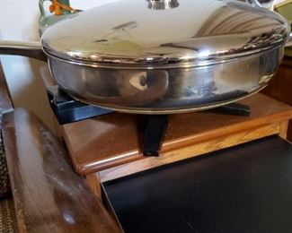 I want this....Electric Skillet.  Gets hot fast.