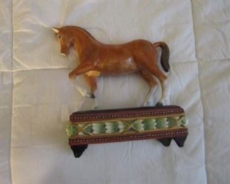 FITZ AND FLOYD STATUE