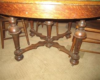 ANTIQUE OAK TABLE