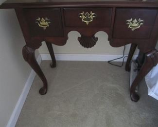 PAIR OF NIGHTSTANDS