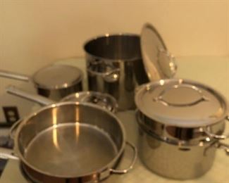 NICE LIKE NEW POTS AND PANS