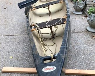 OLD TOWN CANOE 2 SEATS AND OARS