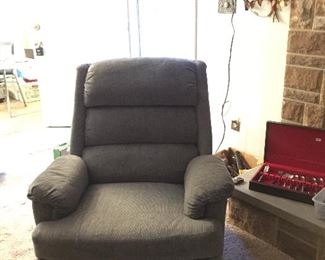 Recliner in excellent condition
