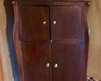 WORKING VERY FINE ANTIQUE VICTROLA TALKING MACHINE.