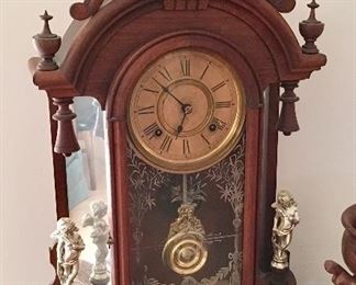 BEAUTIFUL ANTIQUE SHELF CLOCK.