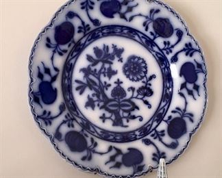 BLUE WILLOW PLATE