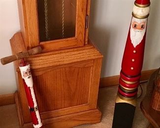 VINTAGE AIR PUMP SANTA CLAUS DECOR.