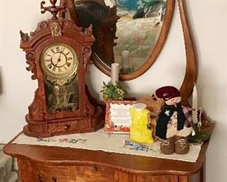 ANTIQUE TIGER OAK CURVED FRONT DRESSER & MIRROR.