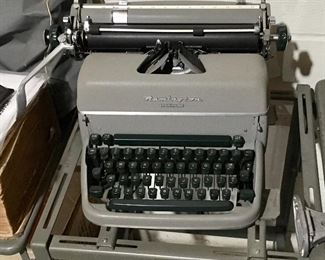 OLD PRO REMINGTON TYPEWRITER