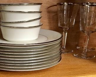 LARGE SET OF LENOX SOLITAIRE PLATINUM NICE CLEAN CHINA