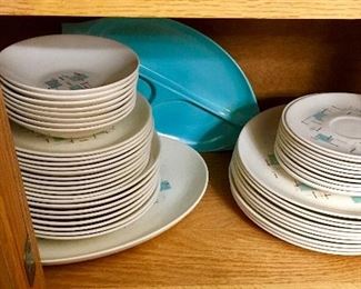 LARGE SET OF VERNONWARE/METLOX MID CENTURY MODERN DINNERWARE WITH MORE RARE SERVING PIECES.
