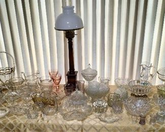 VINTAGE LAMP & SUPER NICE VINTAGE GLASSWARE PIECES
