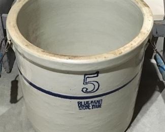 NUMBER 5 BLUE BAND BRAND CROCK.