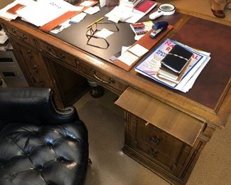 Good quality office desk