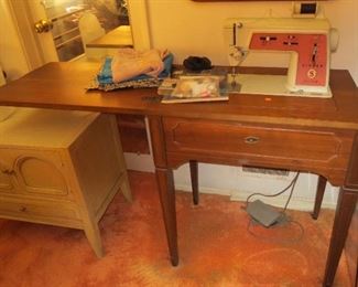 Singer Touch and Sew Sewing Machine in Cabinet