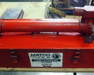 Matco Tools Portapower, Model #PP417, 4 Ton Capacity Includes Metal Carrying Case