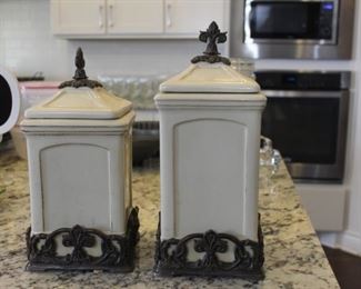 Canisters/decor