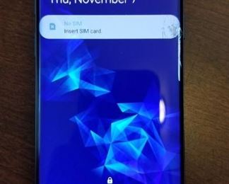 Galaxy S9 phone - cracked on right side of screen (over the white bar)
