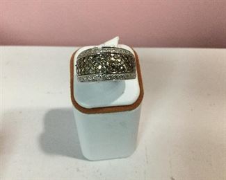 White gold chocolate and white diamond band