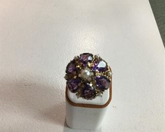 Yellow gold, amethyst and pearl ring