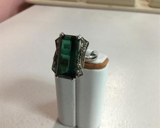 White gold, tourmaline and diamond ring