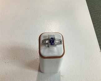 White gold, tanzanite and diamond ring