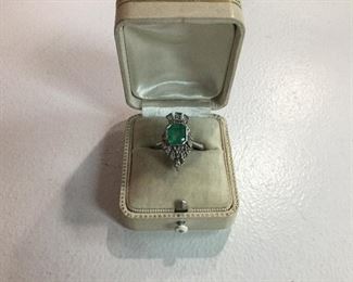 White gold, emerald and diamond ring