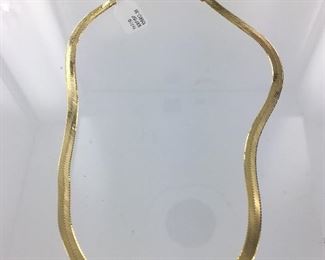 Yellow gold herringbone necklace