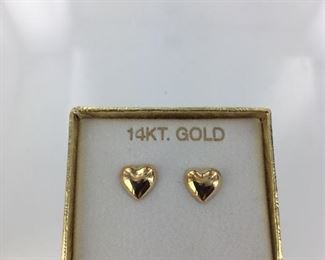 Yellow gold heart shaped earrings