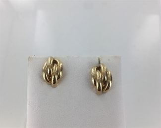 Yellow gold earrings