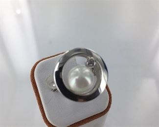Frank Reubel SS white pearl and white sapphire ring