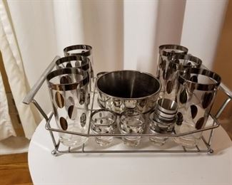 Drink carrier, service for 6; side bowls for sugar, etc. ; middle Ice