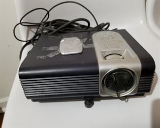 Ben Q PB6100 PROJECTOR with screen. In excellent condition.