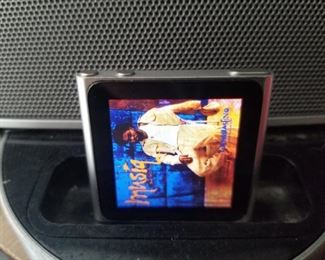 Apple IPod nano pod 8 GB
1200SONGS INCLUDED