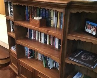 Pine bookcas