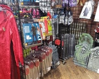 Halloween Costumes & Accessories 75% off