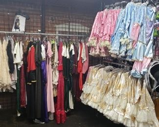 Renaissance Costumes & Accessories 75% off