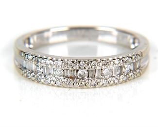 10K Gold & Diamond Band Ring
