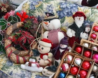 Christmas Decor & Ornaments - Wreaths, Plush, Dolls