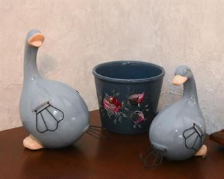 Geese / Ducks Figurines, Flower Pot