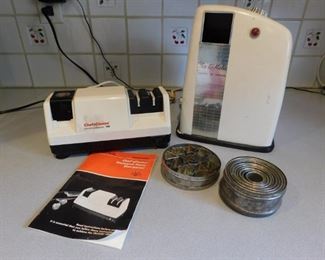 Vintage Kitchen Items
Lot #: 41