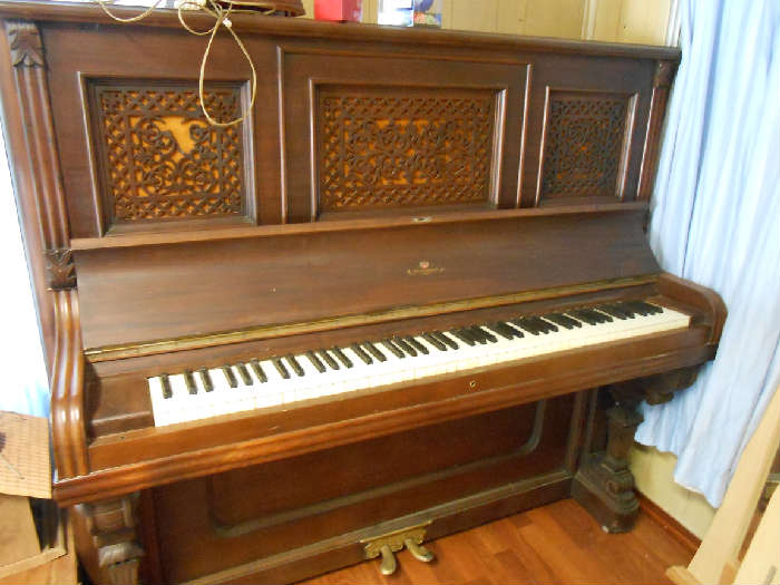 Wurlitzer Piano Model 14123 from 1912 ( 101 Years old!!)