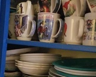 Lots of kitchen ware