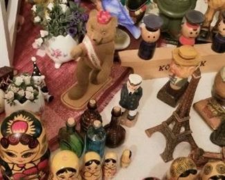 Lots of vintage world wide souvenirs 