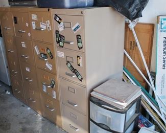 All cabinets are in great shape
