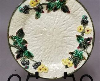 rare Majolica plate by Clifton Décor "Blackberry"
