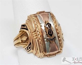150: 10k Gold 1948 Brawley Class Ring, 7.9g
Weighs approx 7.9g, approx size 12 
J4 1 of 4