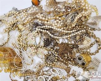 308: Costume Necklaces
This collection has various Costume necklaces and more 
J46 11 of 11